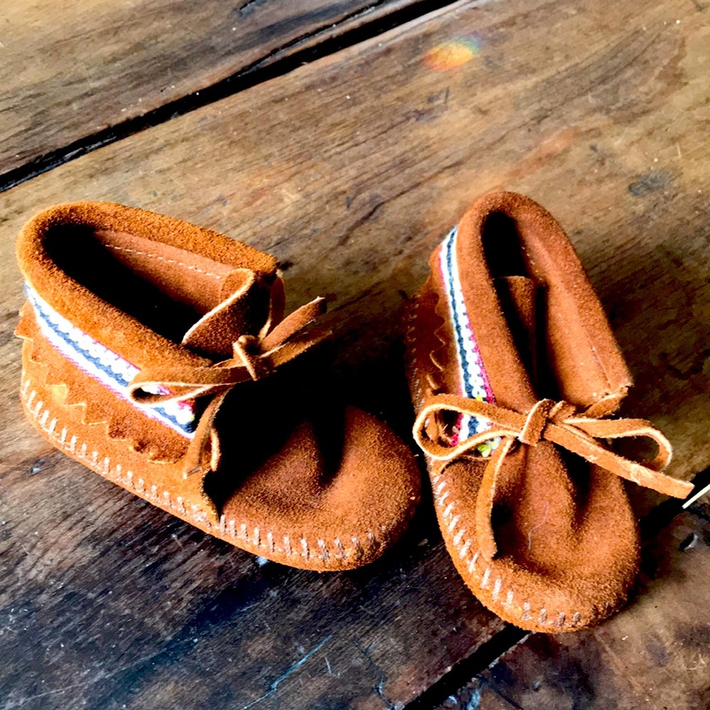 Minnetonka Moccasins Size 4 Never Worn!